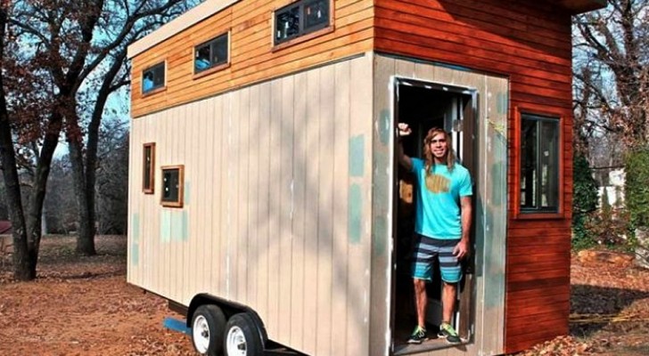 Un étudiant se construit une mini maison sur roues pour éviter de payer de loyer : elle est petite mais dotée de tous les conforts