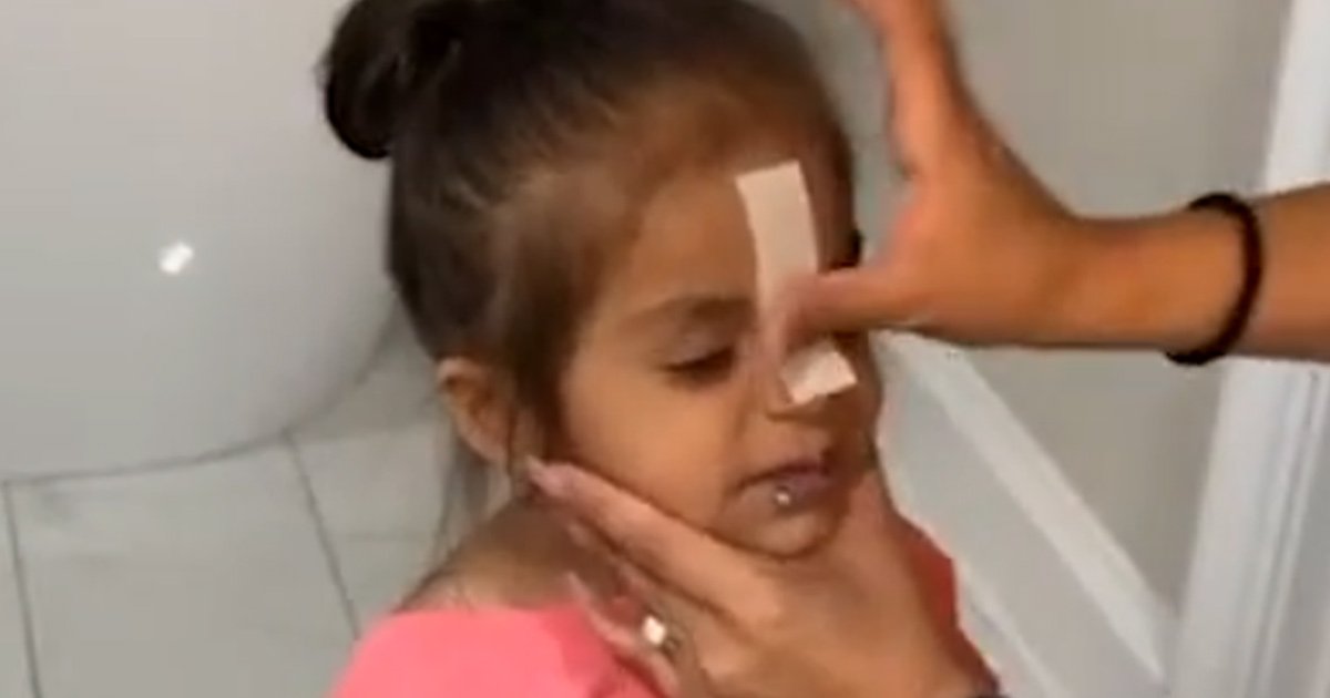 Une mère qui a épilé les sourcils de sa fille de 3 ans dit qu’elle l’a fait pour l’empêcher d’être intimidée