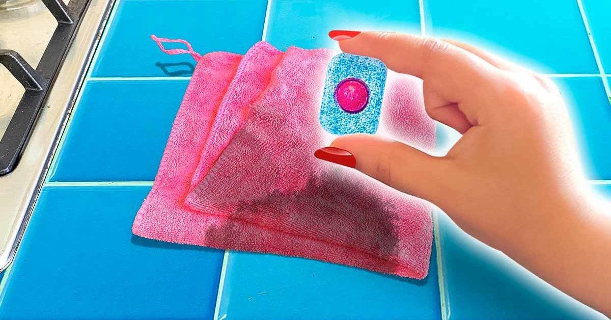 Comment nettoyer et blanchir les torchons sales avec une pastille pour lave-vaisselle ? Ils redeviendront comme neufs